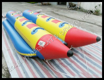 INFLATABLE BANANA BOAT